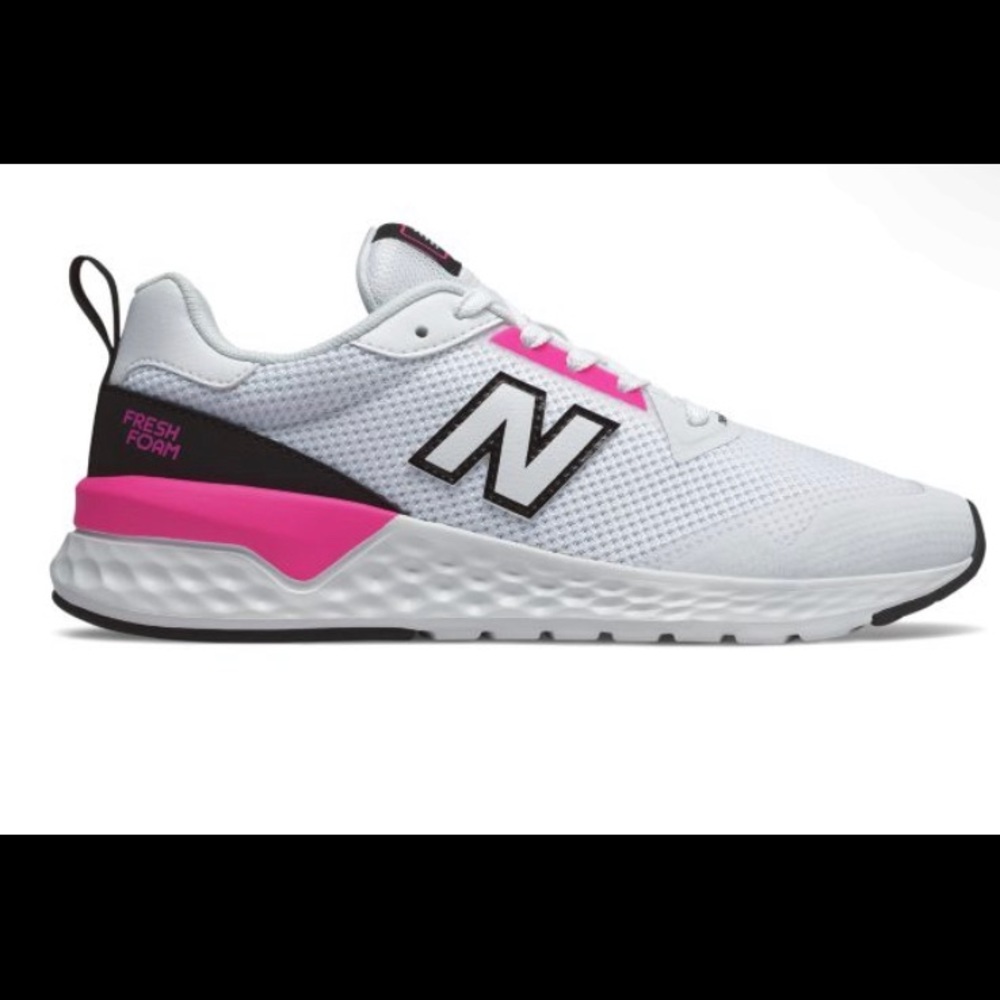 New in box, original New Balance, women’s size 6